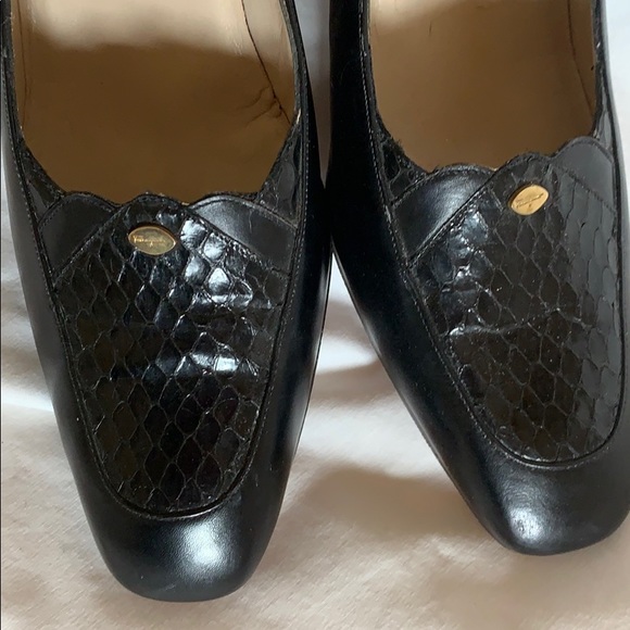 Salvatore Ferragamo women’s high heel pumps - Picture 6 of 8